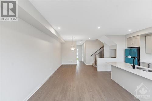 295 Elsie Macgill Walk, Ottawa, ON - Indoor Photo Showing Kitchen