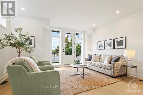 173 Riverdale Avenue, Ottawa, ON - Indoor Photo Showing Living Room