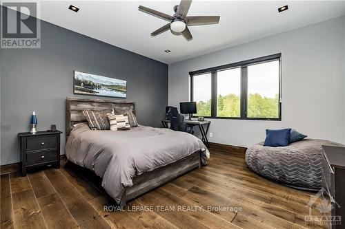 317 Hedley Way, Ottawa, ON - Indoor Photo Showing Bedroom