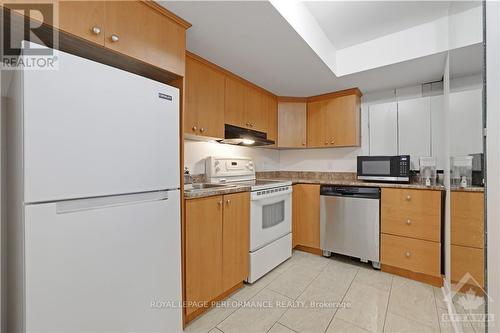 2782 Grand Vista Circle, Ottawa, ON - Indoor Photo Showing Kitchen