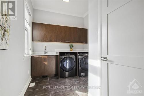 525 Leimerk Court, Ottawa, ON - Indoor Photo Showing Laundry Room