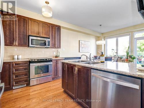 1572 Carronbridge Circle, Ottawa, ON - Indoor Photo Showing Kitchen With Stainless Steel Kitchen With Double Sink With Upgraded Kitchen