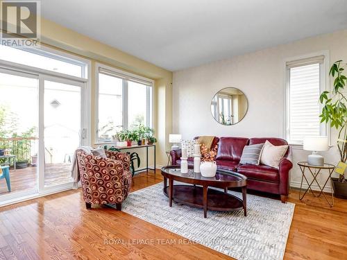 1572 Carronbridge Circle, Ottawa, ON - Indoor Photo Showing Living Room