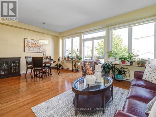 1572 Carronbridge Circle, Ottawa, ON - Indoor Photo Showing Living Room