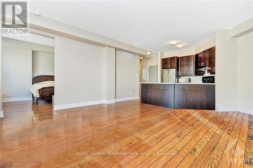 B204 - 124 Guigues Avenue, Ottawa, ON - Indoor Photo Showing Kitchen