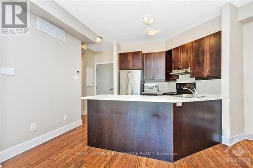 B204 - 124 Guigues Avenue, Ottawa, ON - Indoor Photo Showing Kitchen