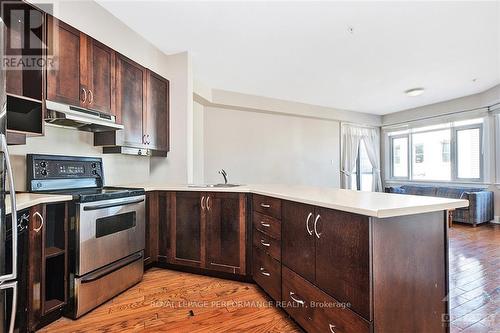 B204 - 124 Guigues Avenue, Ottawa, ON - Indoor Photo Showing Kitchen