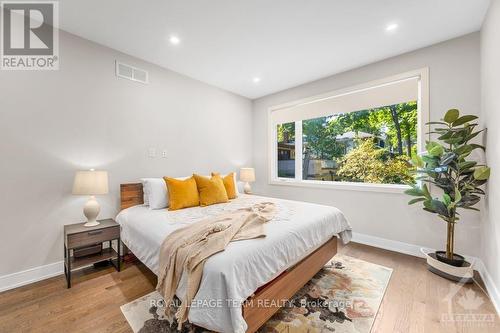 261 Beechwood Avenue, Ottawa, ON - Indoor Photo Showing Bedroom