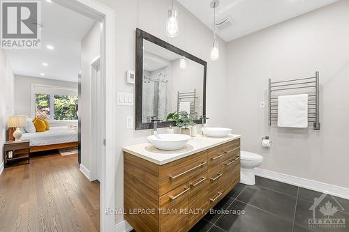 261 Beechwood Avenue, Ottawa, ON - Indoor Photo Showing Bathroom