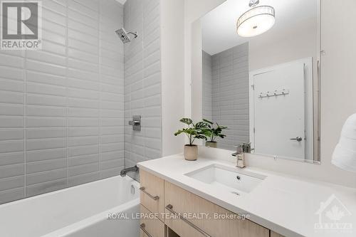 261 Beechwood Avenue, Ottawa, ON - Indoor Photo Showing Bathroom