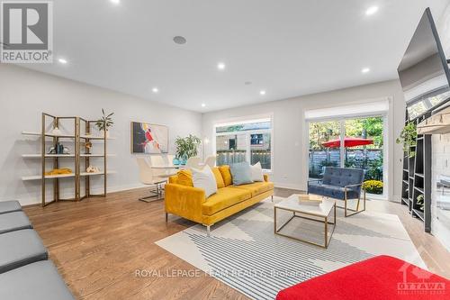 261 Beechwood Avenue, Ottawa, ON - Indoor Photo Showing Living Room