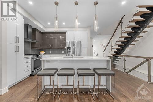 261 Beechwood Avenue, Ottawa, ON - Indoor Photo Showing Kitchen With Upgraded Kitchen