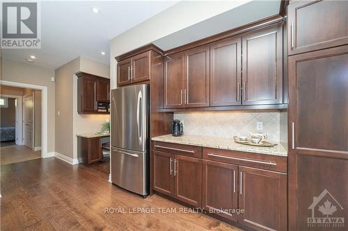 5785 Longhearth Way, Ottawa, ON - Indoor Photo Showing Kitchen