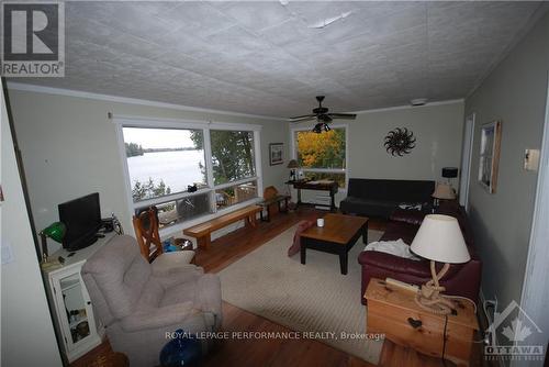 16 B6A Road, Rideau Lakes, ON - Indoor Photo Showing Living Room