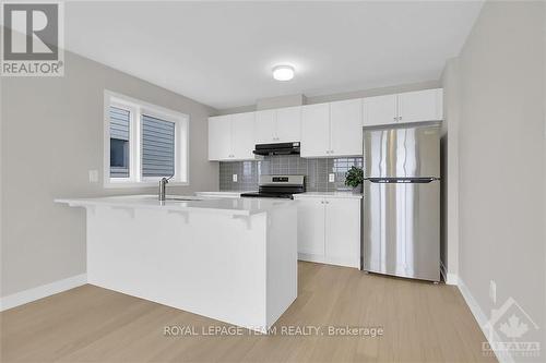 322 Parnian Street, Ottawa, ON - Indoor Photo Showing Kitchen