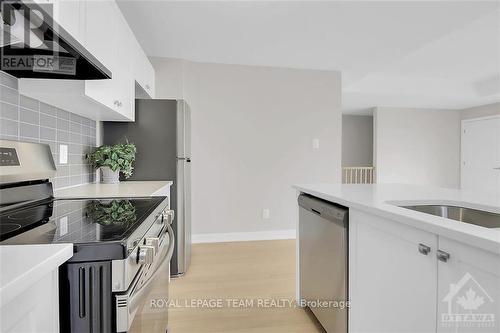 322 Parnian Street, Ottawa, ON - Indoor Photo Showing Kitchen