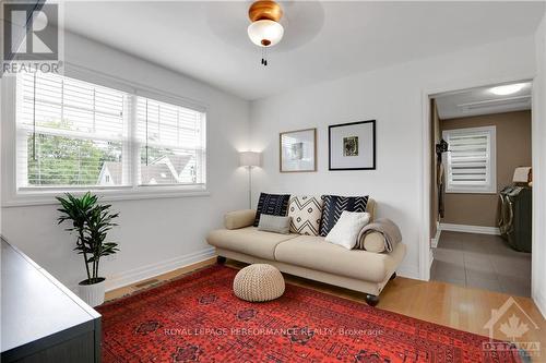 285 Frost Avenue, Ottawa, ON - Indoor Photo Showing Living Room