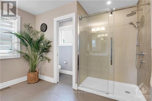 285 Frost Avenue, Ottawa, ON - Indoor Photo Showing Bathroom