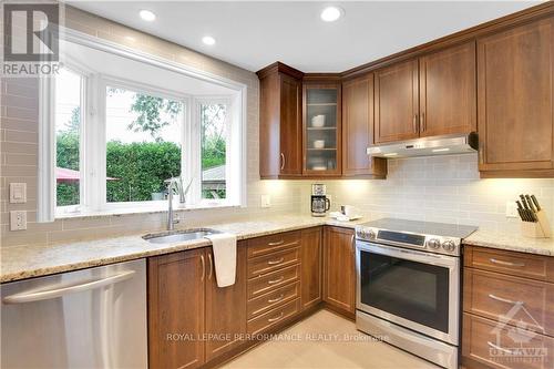 285 Frost Avenue, Ottawa, ON - Indoor Photo Showing Kitchen With Upgraded Kitchen