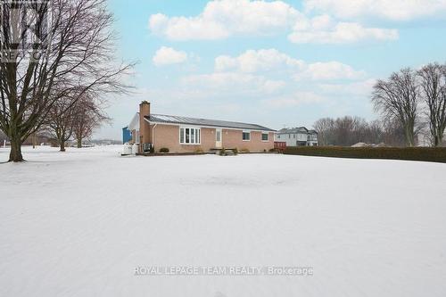 5865 Marine Station Road, South Dundas, ON - Outdoor