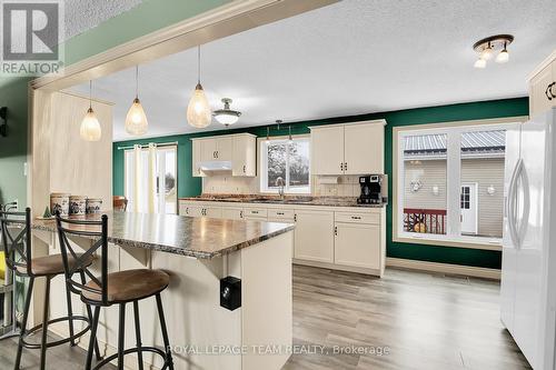 5865 Marine Station Road, South Dundas, ON - Indoor Photo Showing Kitchen