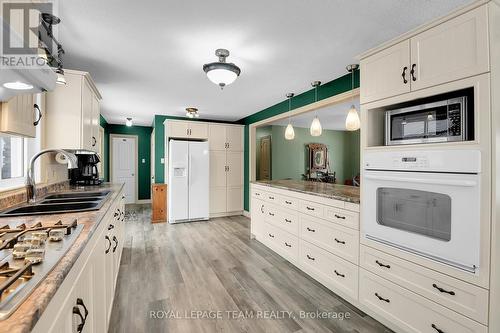 5865 Marine Station Road, South Dundas, ON - Indoor Photo Showing Kitchen With Double Sink