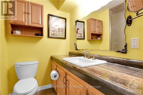 5865 Marine Station Road, South Dundas, ON - Indoor Photo Showing Bathroom