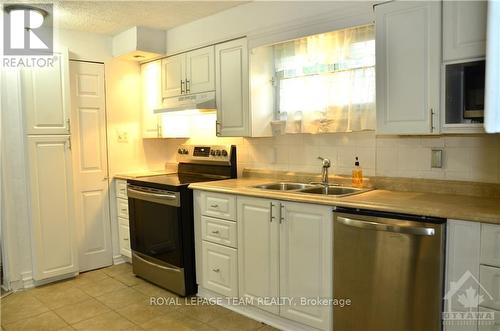 191 Shanly Road, Edwardsburgh/Cardinal, ON - Indoor Photo Showing Kitchen With Double Sink