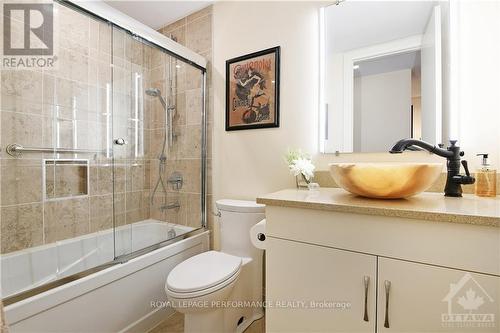 207 - 111 Champagne Avenue, Ottawa, ON - Indoor Photo Showing Bathroom