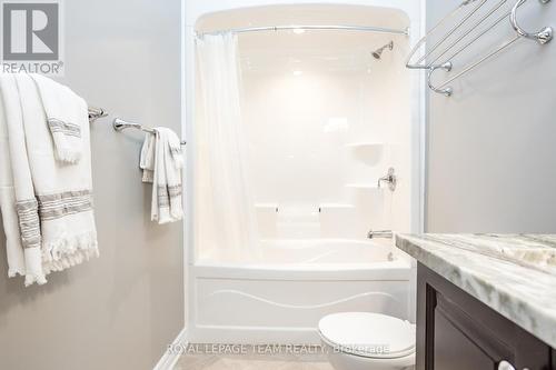 223 Main Street W, Merrickville-Wolford, ON - Indoor Photo Showing Bathroom