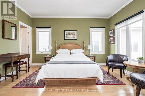 223 Main Street W, Merrickville-Wolford, ON - Indoor Photo Showing Bedroom