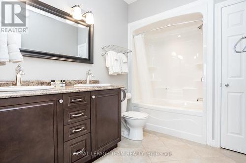 223 Main Street W, Merrickville-Wolford, ON - Indoor Photo Showing Bathroom