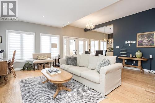 223 Main Street W, Merrickville-Wolford, ON - Indoor Photo Showing Living Room