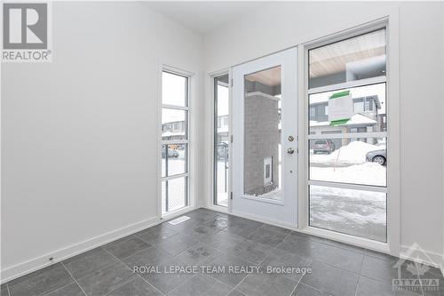 422 Trident Mews, Ottawa, ON - Indoor Photo Showing Other Room