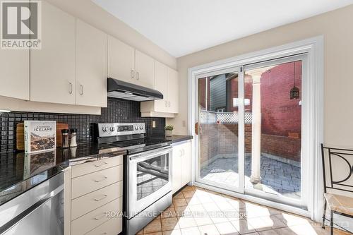 9 - 292 Laurier Avenue, Ottawa, ON - Indoor Photo Showing Kitchen