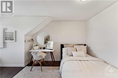 1027 Red Spruce Street, Ottawa, ON - Indoor Photo Showing Bedroom