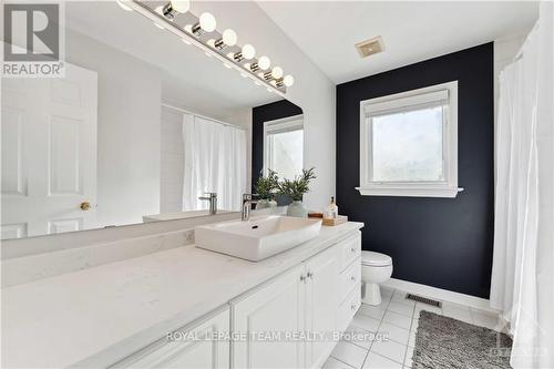 1027 Red Spruce Street, Ottawa, ON - Indoor Photo Showing Bathroom