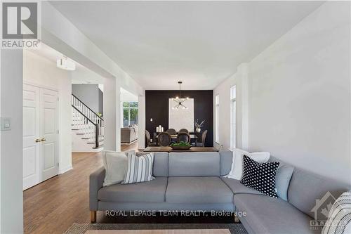 1027 Red Spruce Street, Ottawa, ON - Indoor Photo Showing Living Room