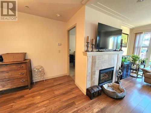 2125 Atkinson Street Unit# 302, Penticton, BC - Indoor Photo Showing Living Room With Fireplace