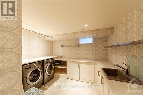 250 Thorold Road, Ottawa, ON - Indoor Photo Showing Laundry Room