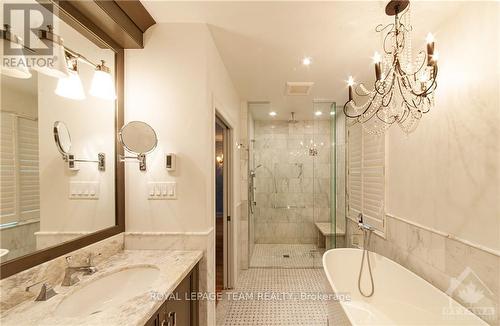 250 Thorold Road, Ottawa, ON - Indoor Photo Showing Bathroom