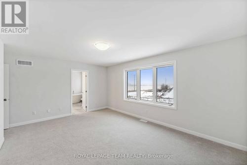 630 Inver Lane, Ottawa, ON - Indoor Photo Showing Other Room