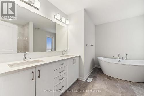 630 Inver Lane, Ottawa, ON - Indoor Photo Showing Bathroom