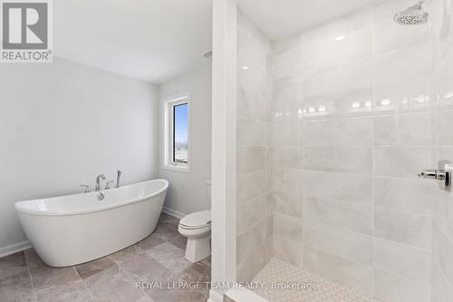 630 Inver Lane, Ottawa, ON - Indoor Photo Showing Bathroom