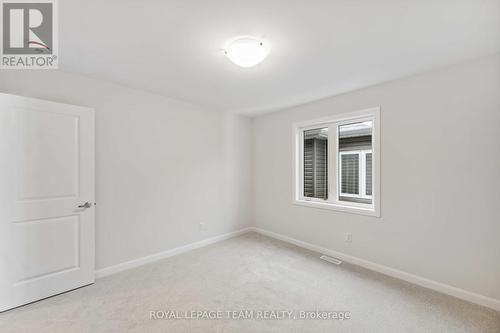 630 Inver Lane, Ottawa, ON - Indoor Photo Showing Other Room