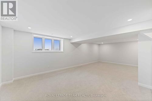 630 Inver Lane, Ottawa, ON - Indoor Photo Showing Other Room