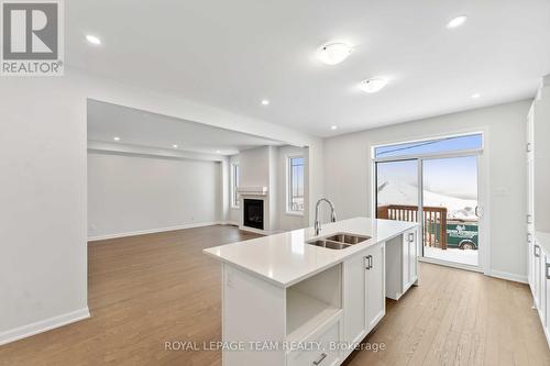 630 Inver Lane, Ottawa, ON - Indoor Photo Showing Kitchen With Double Sink With Upgraded Kitchen