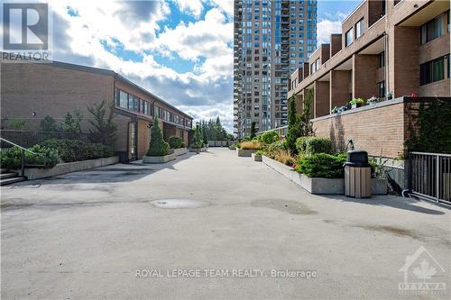 1909 - 515 St Laurent Boulevard, Ottawa, ON - Outdoor