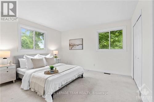 351 Riverwood Drive, Ottawa, ON - Indoor Photo Showing Bedroom