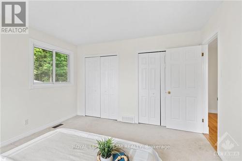 351 Riverwood Drive, Ottawa, ON - Indoor